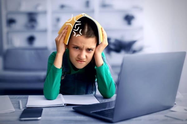 Czy polscy uczniowie spędzili najwięcej czasu na nauczaniu zdalnym?